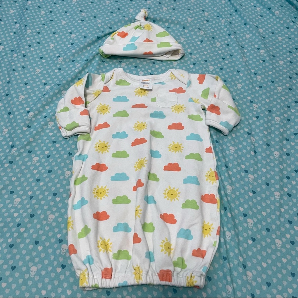 Gymboree Baby’s Hat & Gown Set Size 0-3M